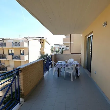 Bay A12 - * Pineto